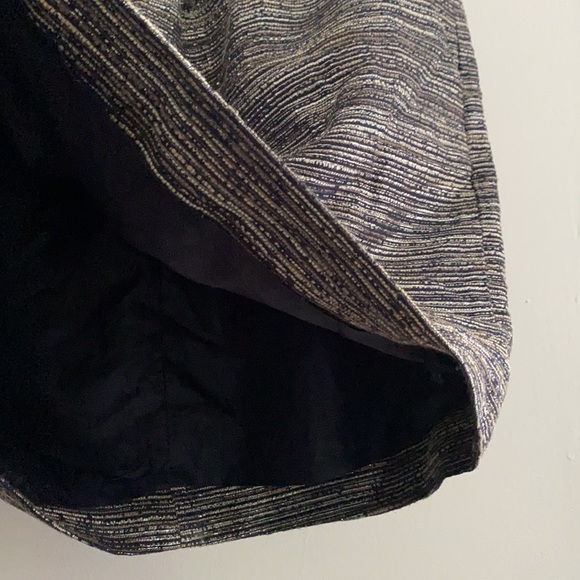 Gap women’s metallic textured skirt with pockets - Picture 6 of 11
